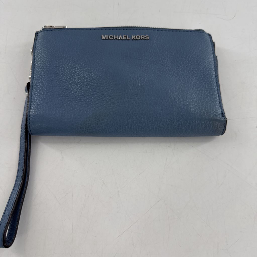 pebbled bi-fold wallet/wristlet