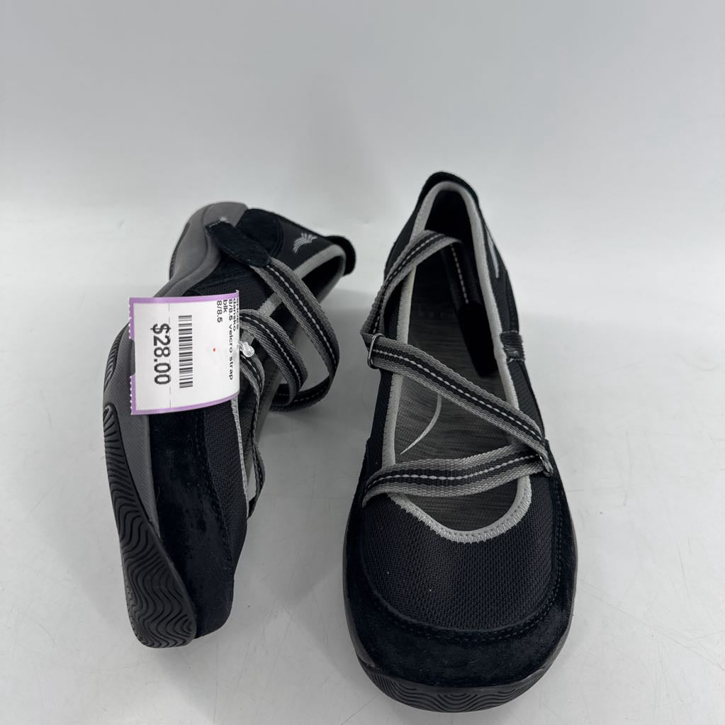 8/8.5 velcro strap walking shoe