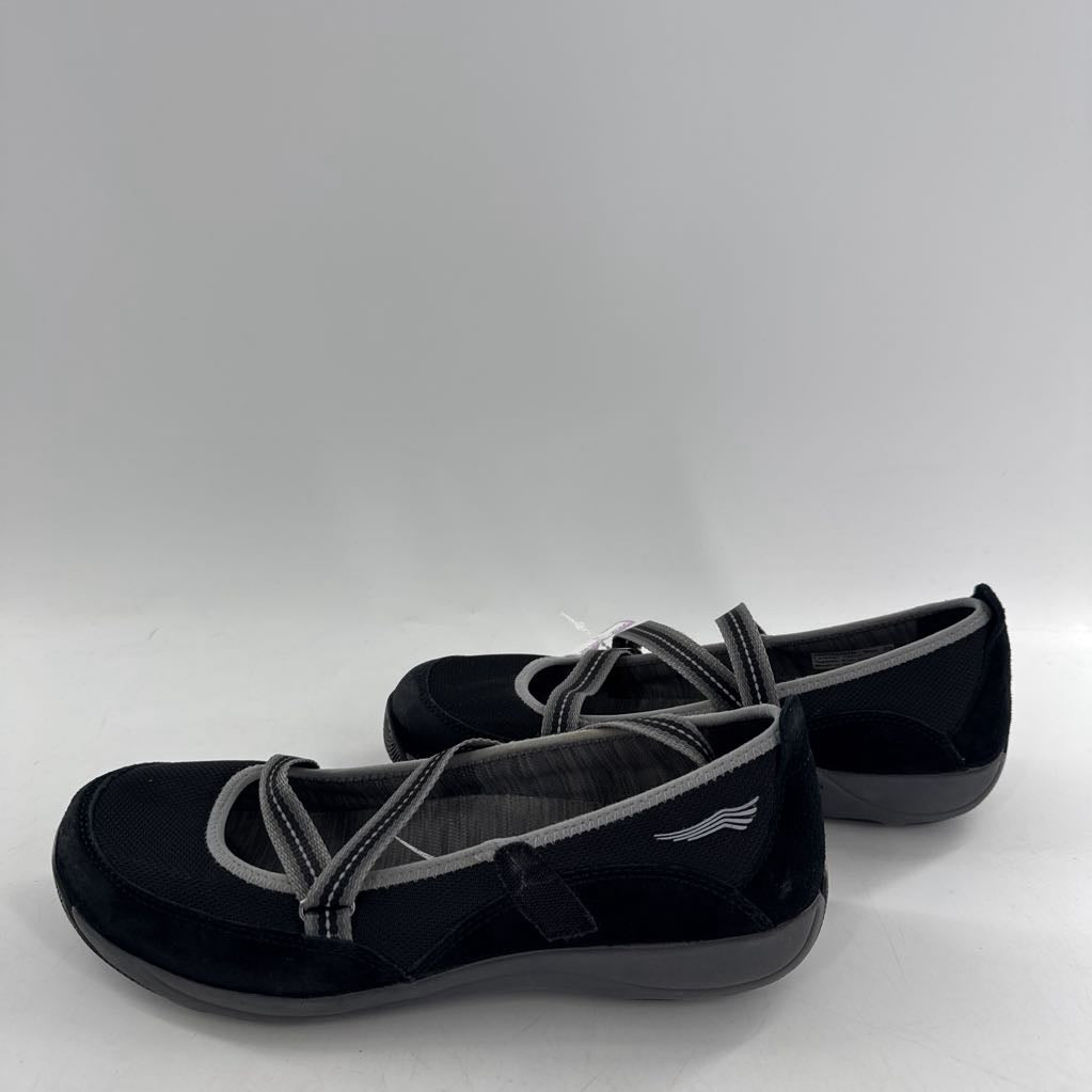 8/8.5 velcro strap walking shoe