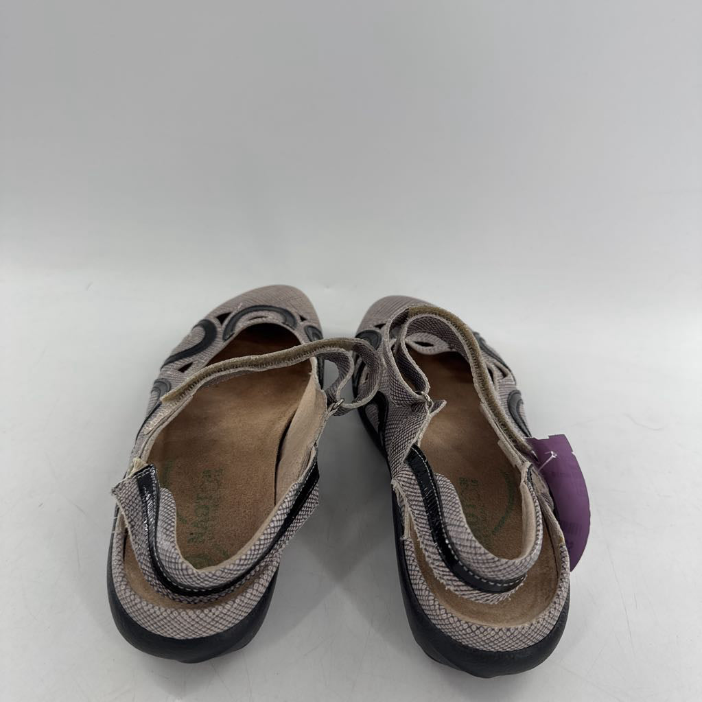 8/8.5 velcro trap walking shoe