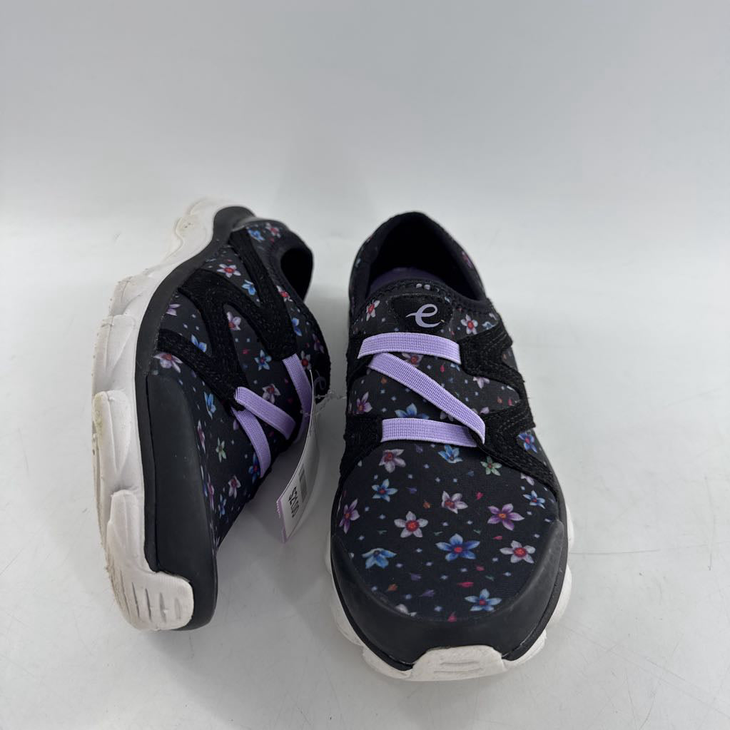 5.5 flo print slip on sneaker