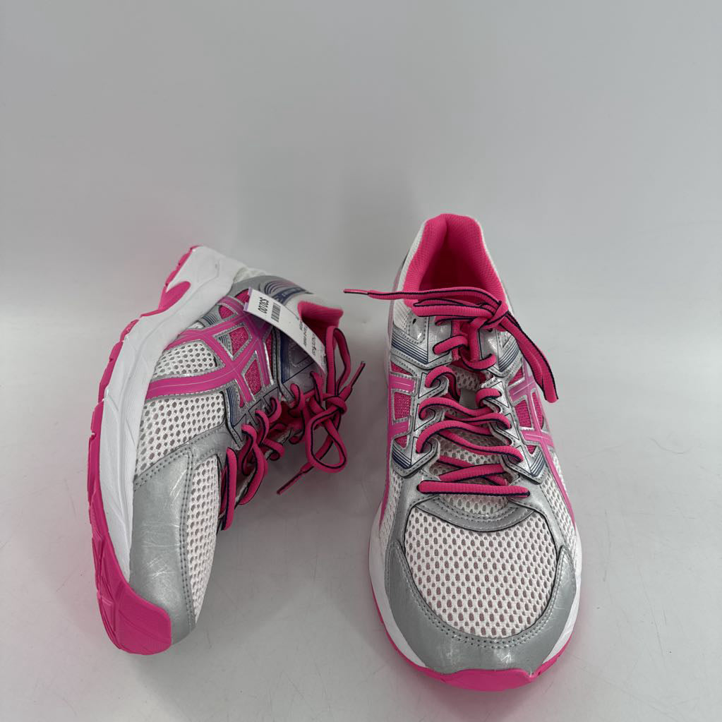 11 lace-up sneaker
