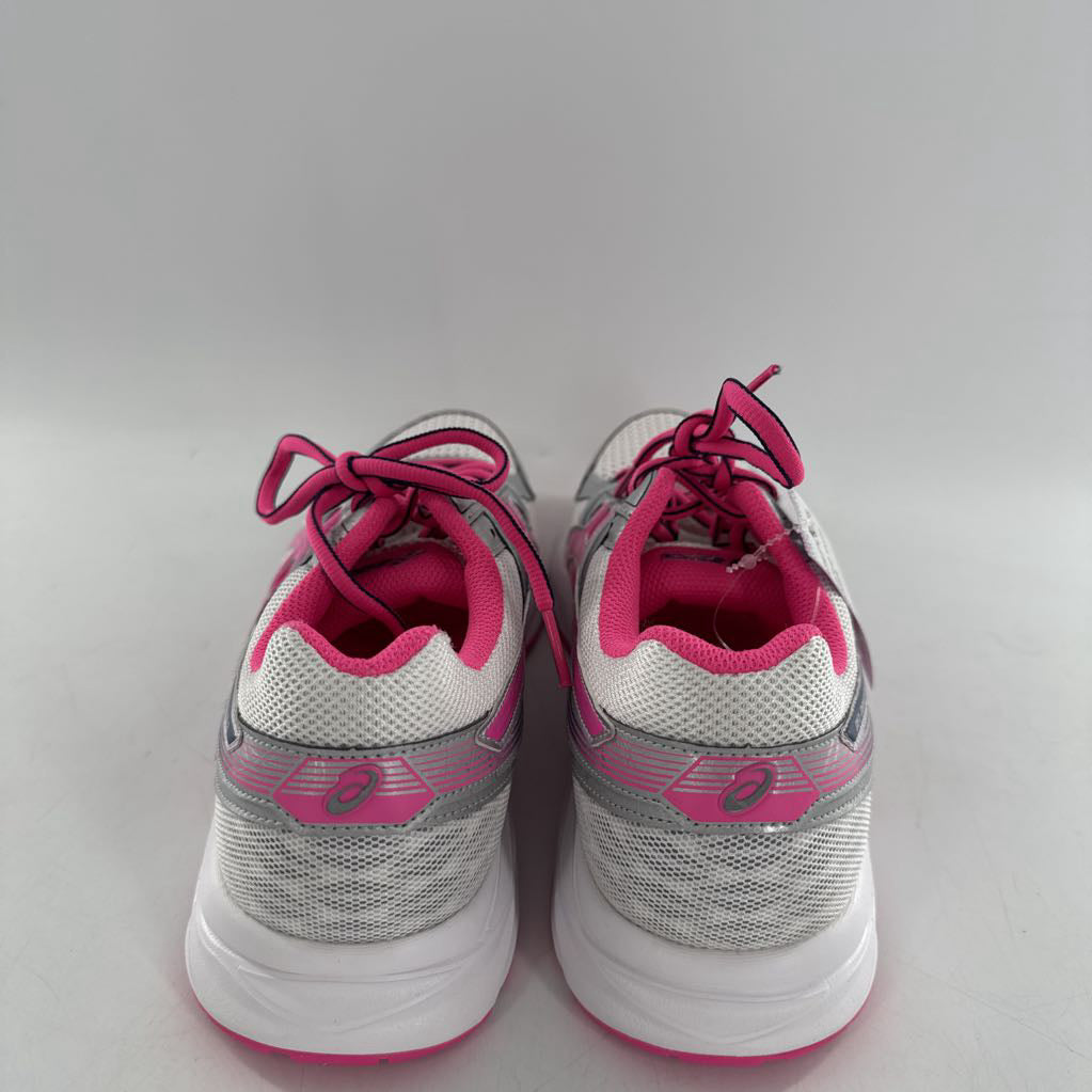 11 lace-up sneaker