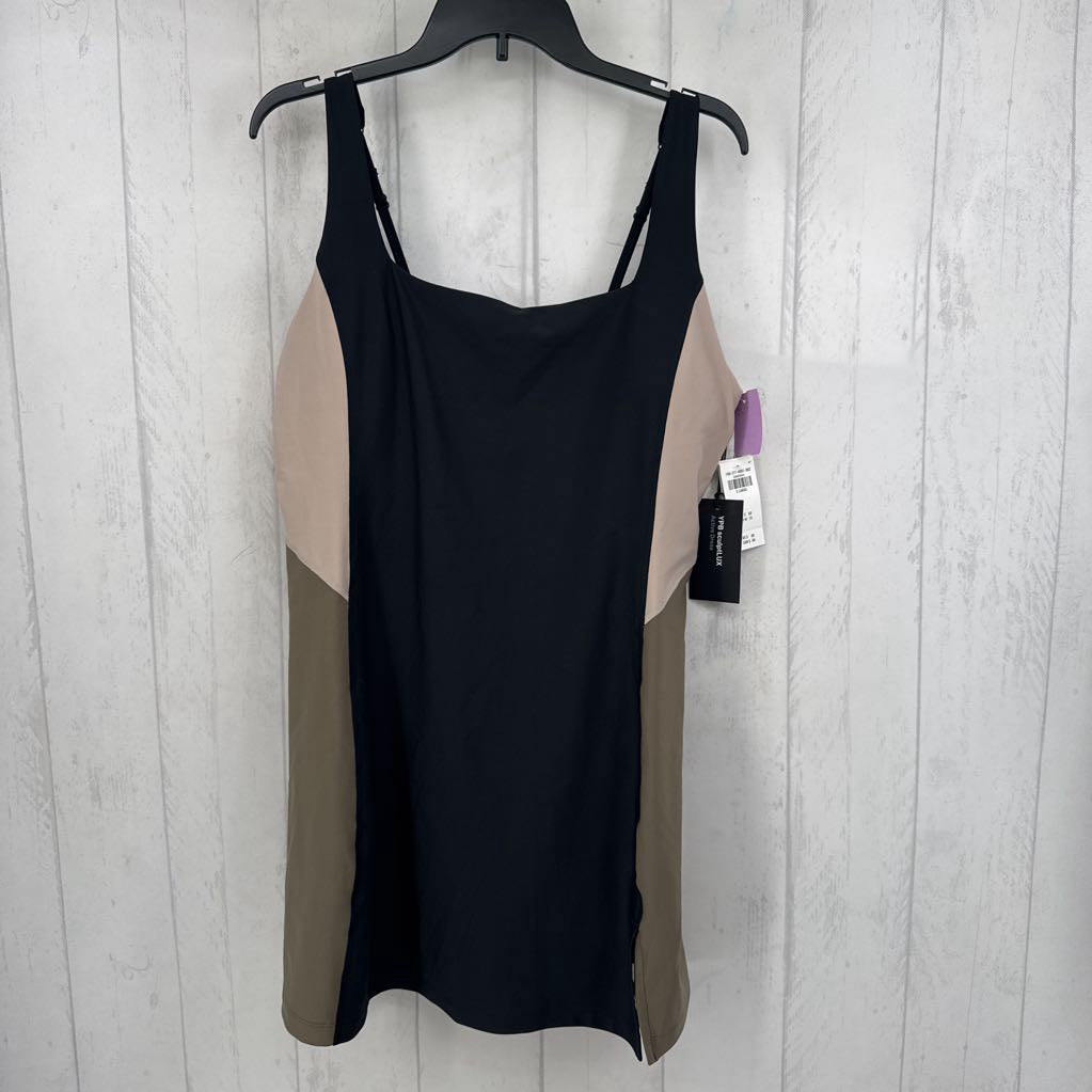 R80 XL colorblock athleisure dress