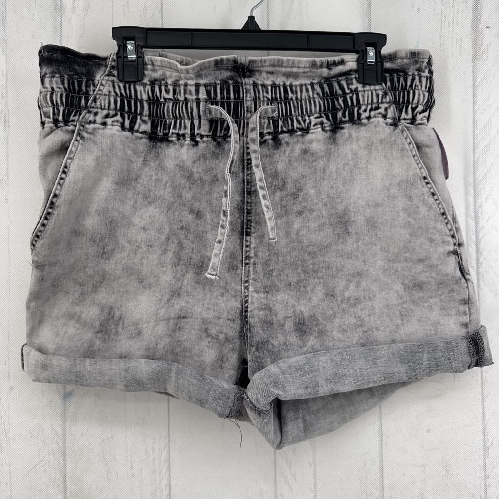 XL hi-rise rolled hem jean shorts