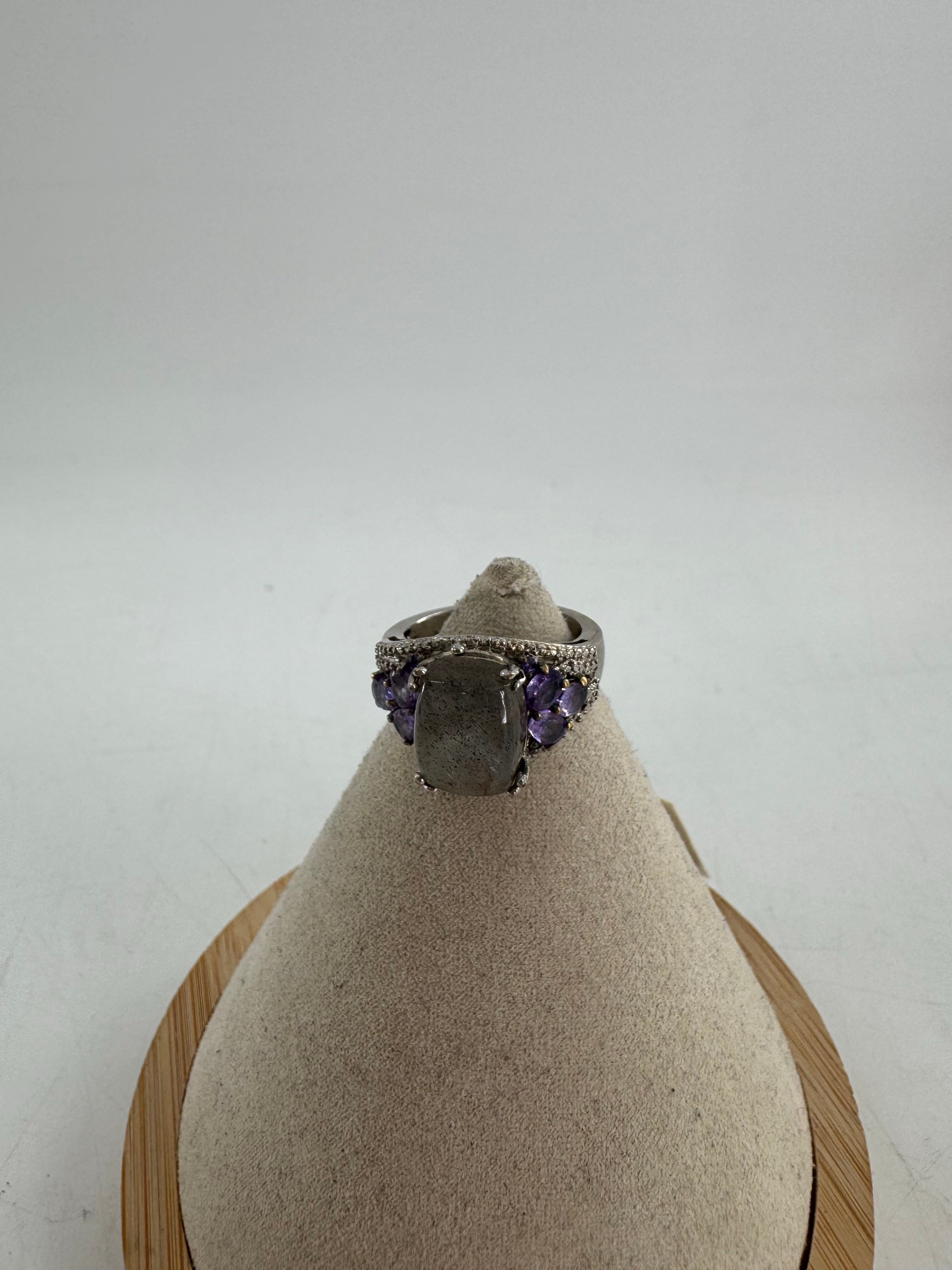 sz8 silver ring w/ labradorite stone