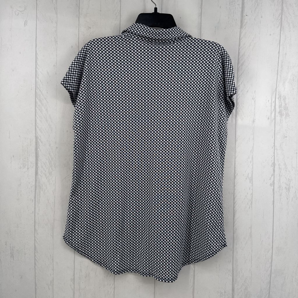 L s/s collar v-neck top
