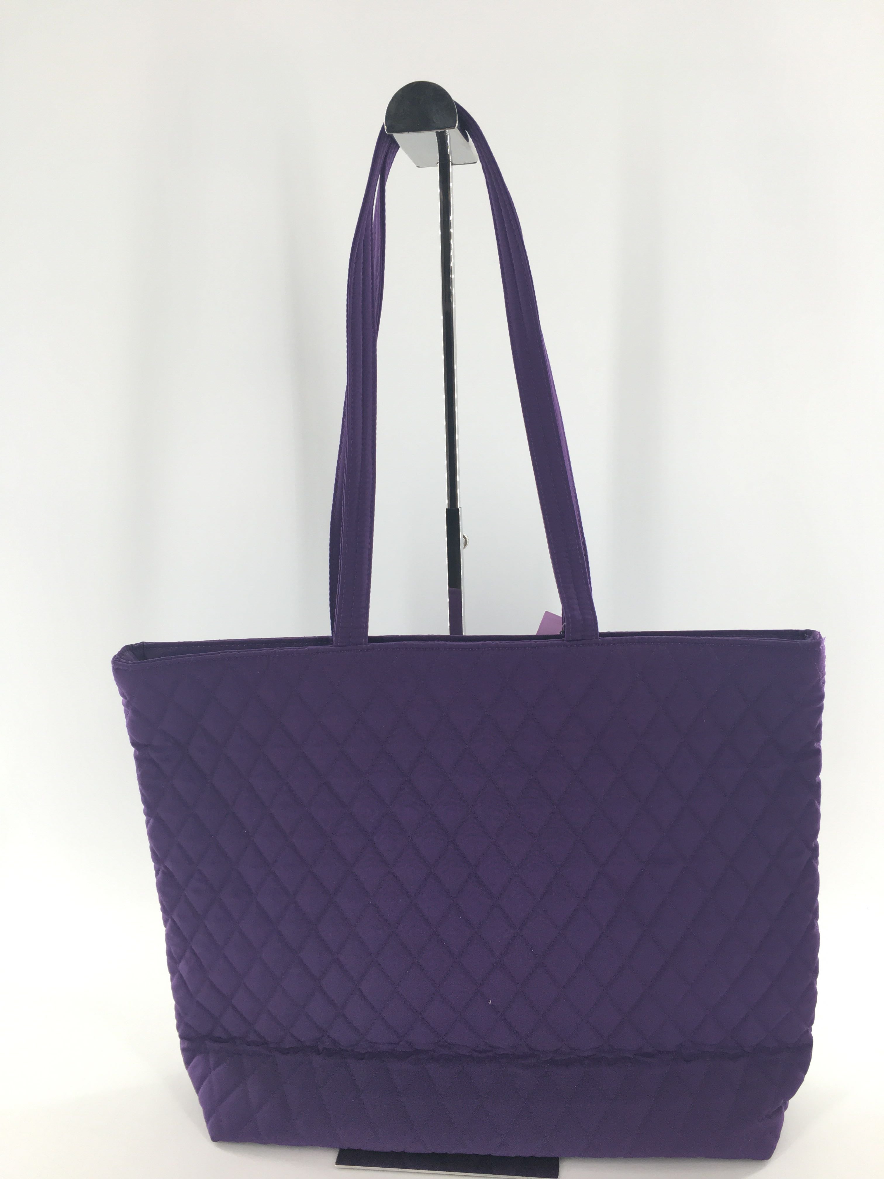 R79 quilted magnetic closure tote
