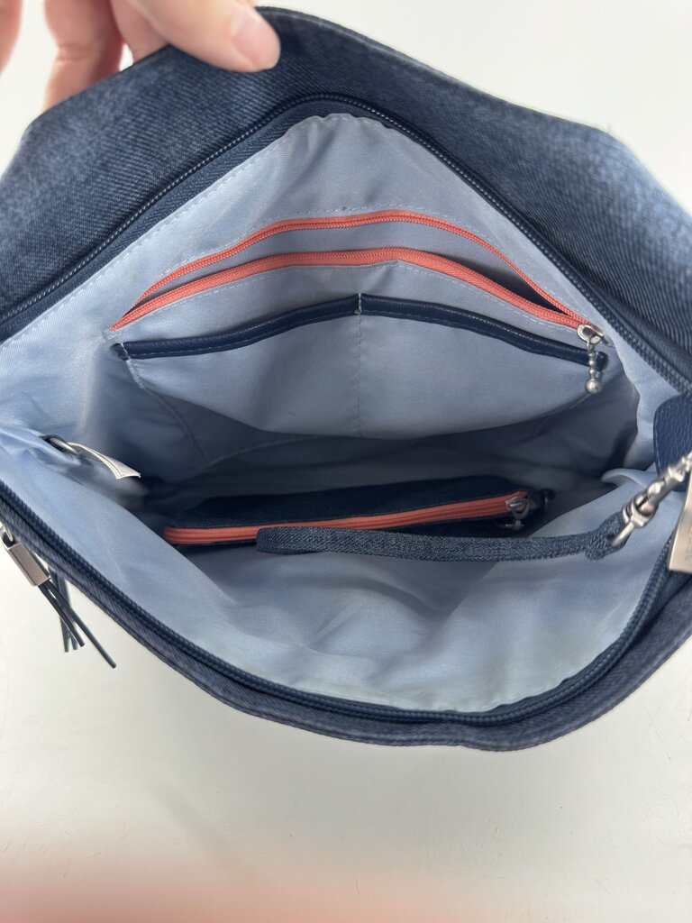 2pc crossbody w/ zip pockets & pouch