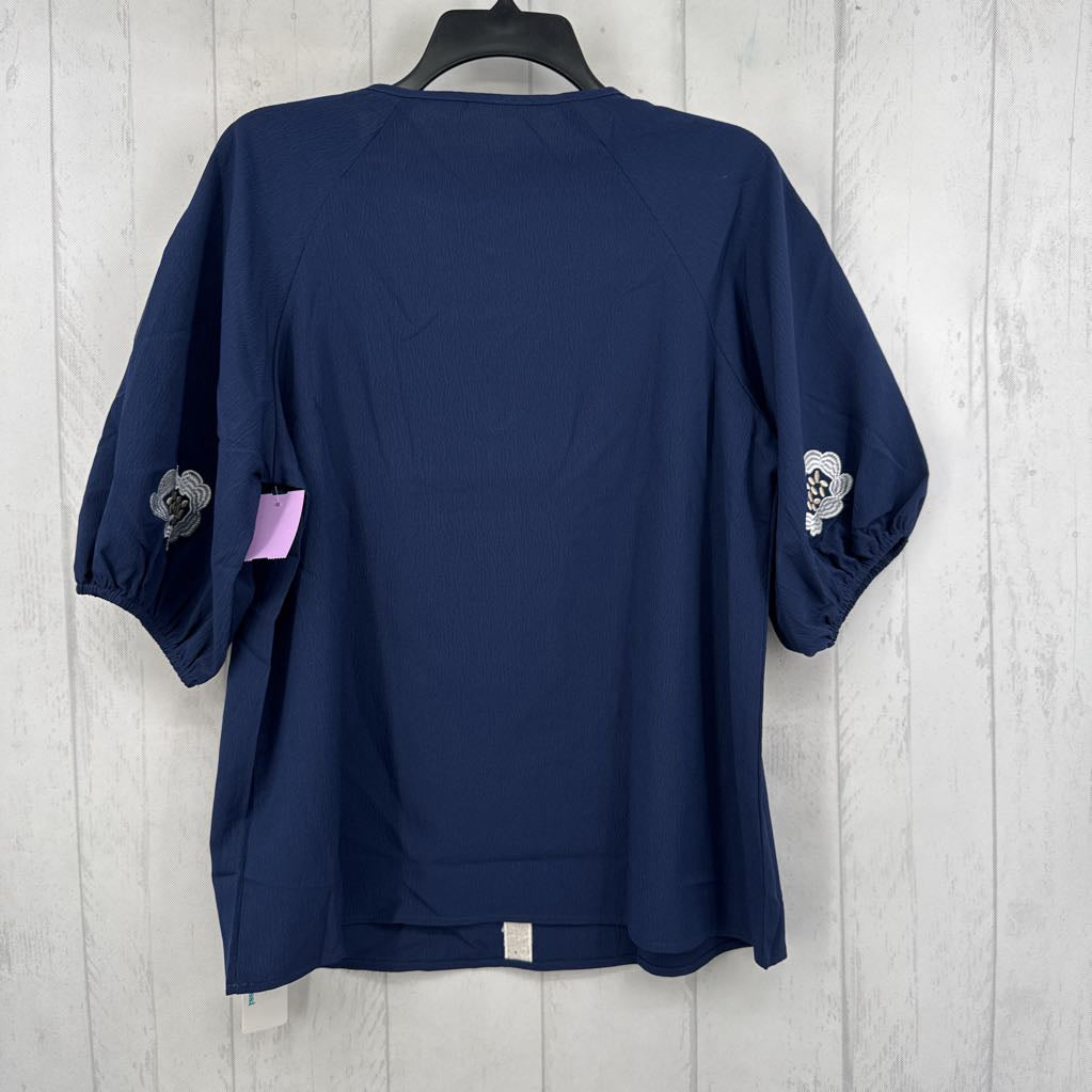 L embroidered tie front s/s top