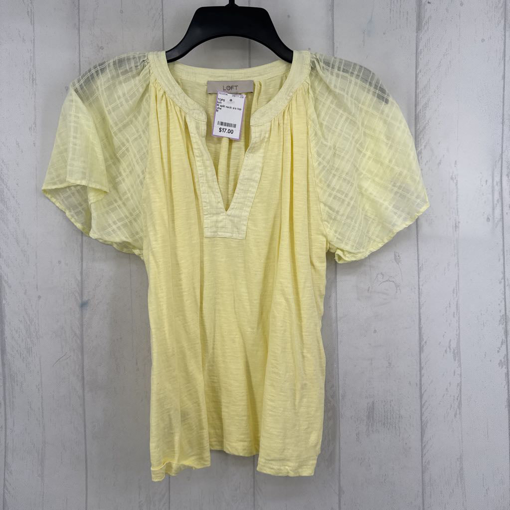 M split neck s/s top