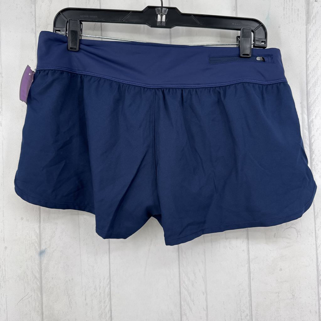 L pull-on shorts