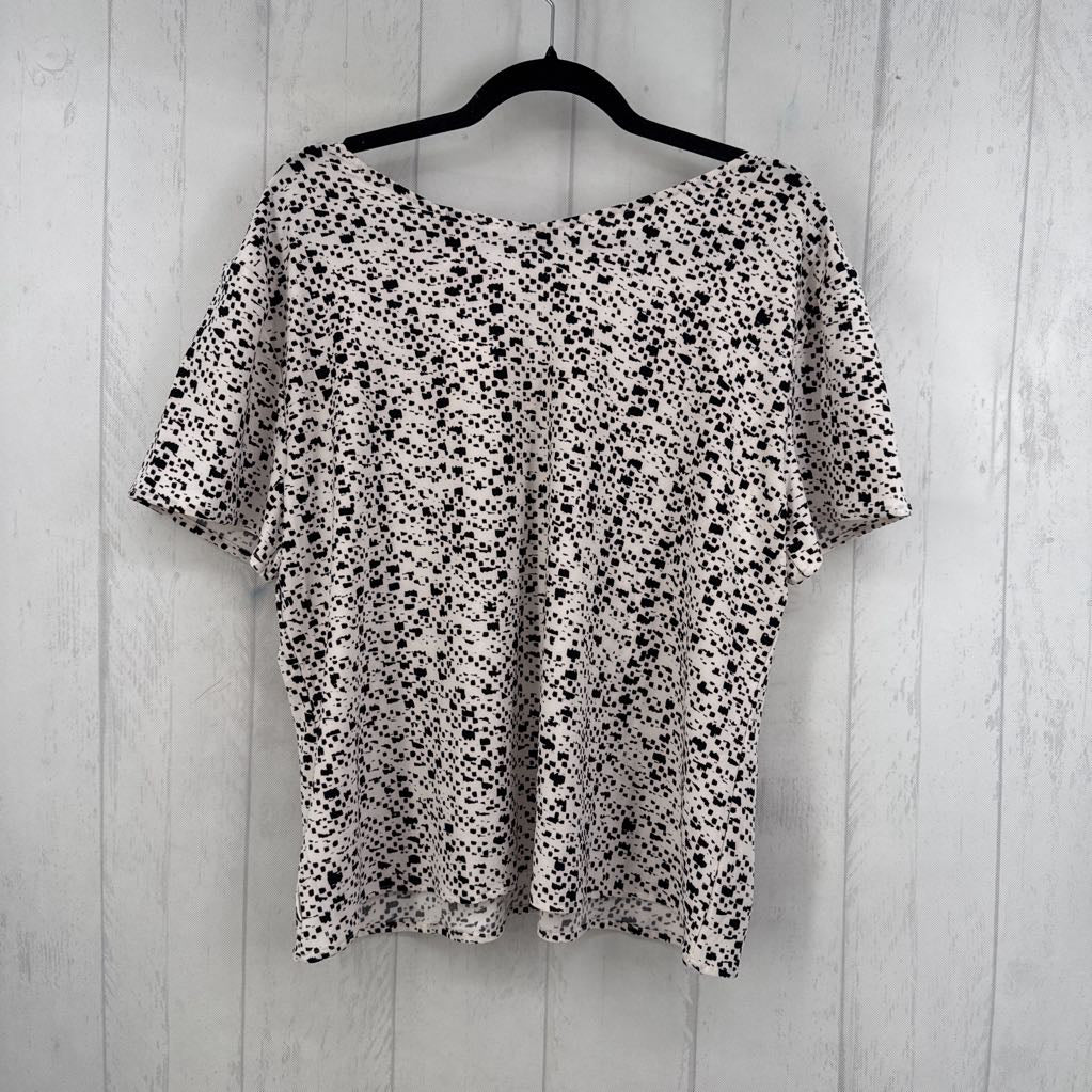 XL flutter slv geometric print top