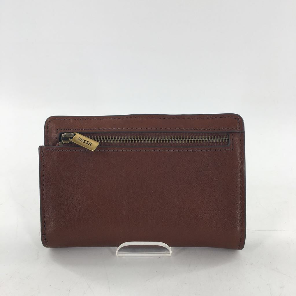 leather bi-fold wallet