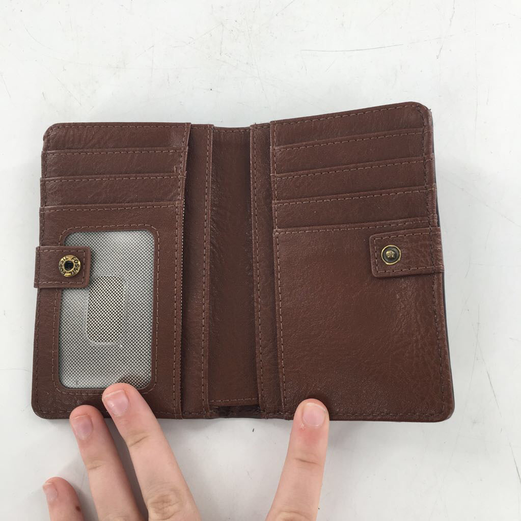 leather bi-fold wallet
