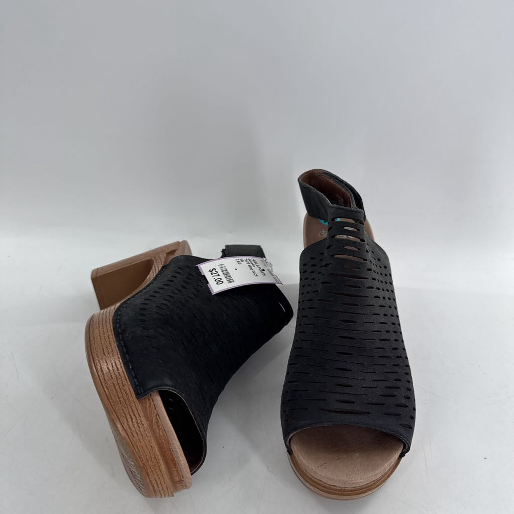 7.5/8 sling back perforated block heel sandals