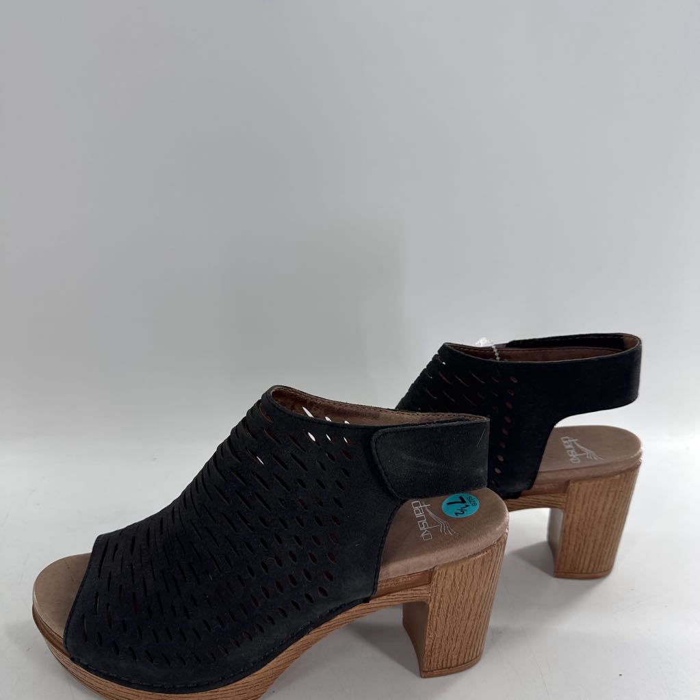 7.5/8 sling back perforated block heel sandals