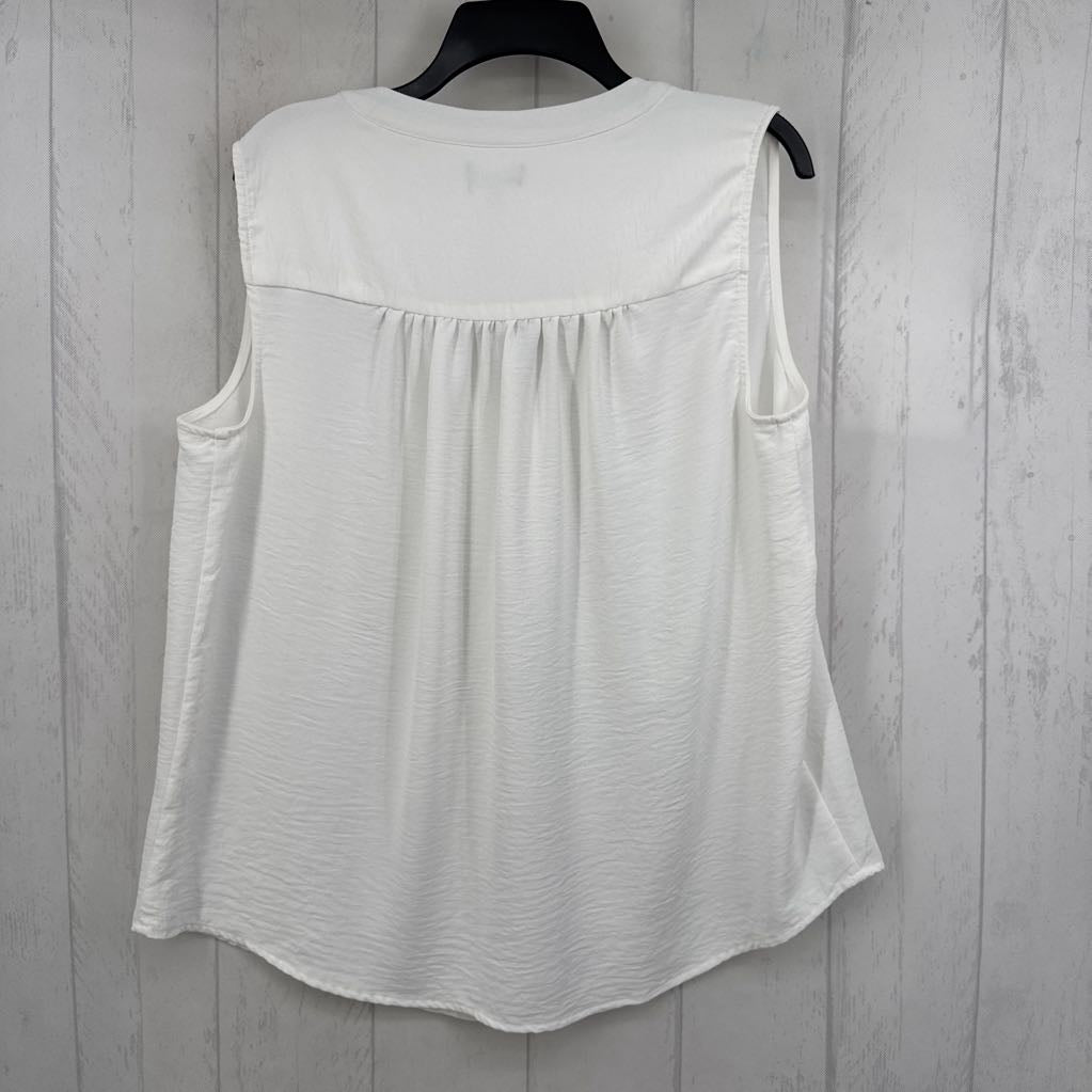XL v-neck slvls top