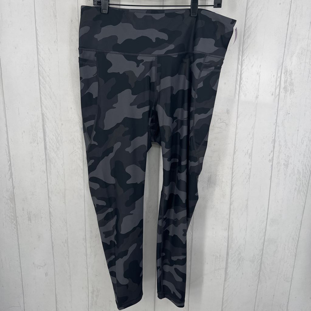 XXL hi-rise camo print legging