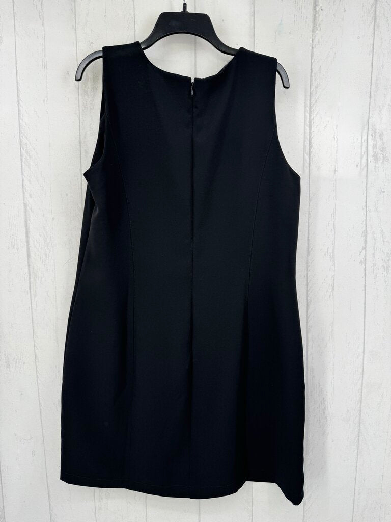 R90 14 slvls dress w/ front pockets