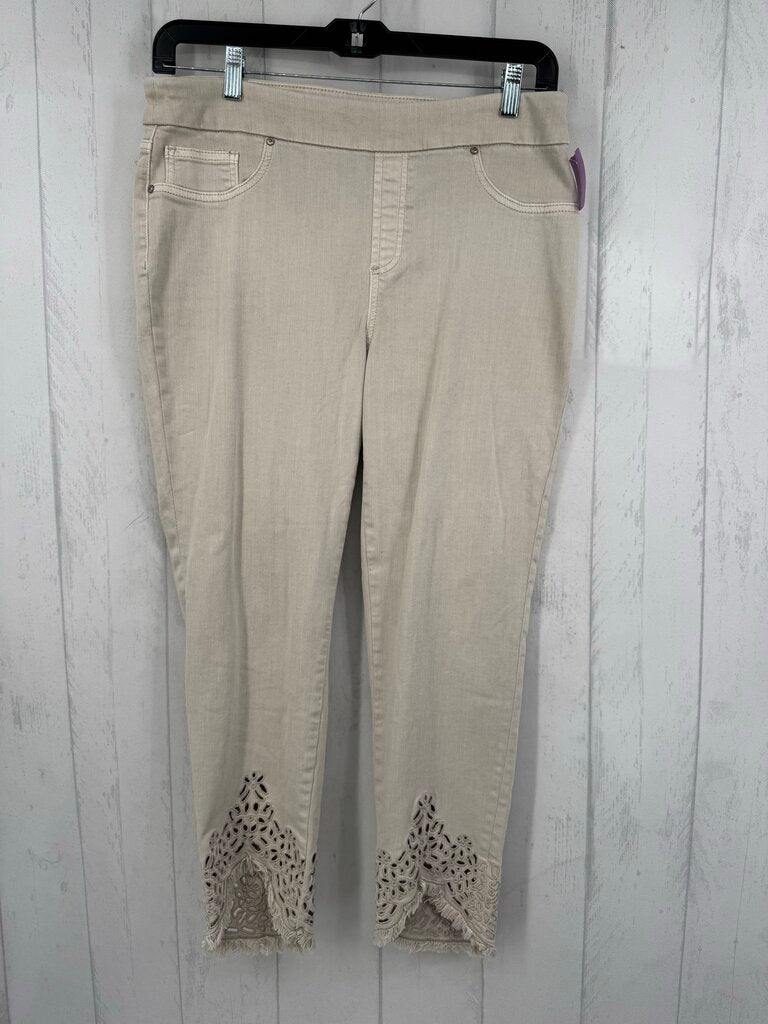 12 eyelet frayed pull-on jeans