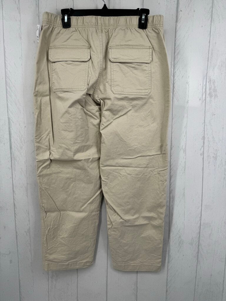 M tapered mid-rise pant