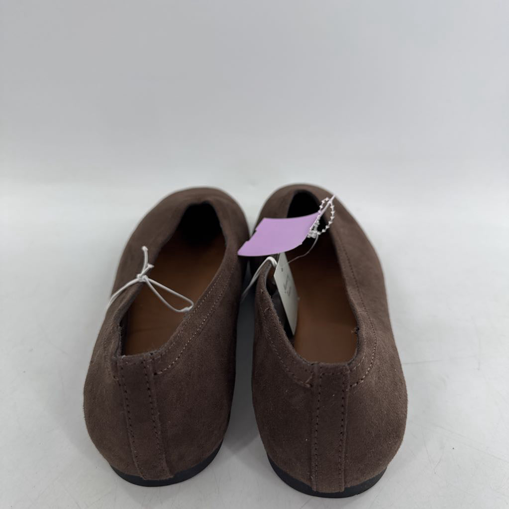 8.5 suede slip-on flats