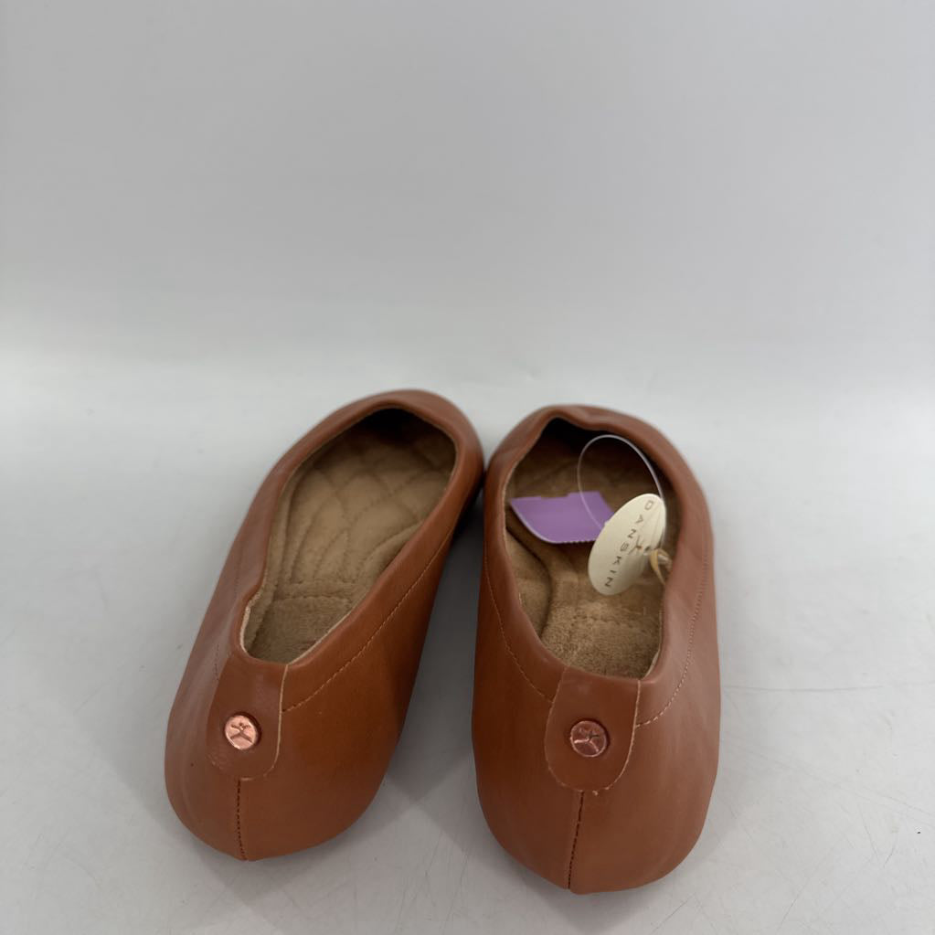 8.5 vegan leather slip-on flats