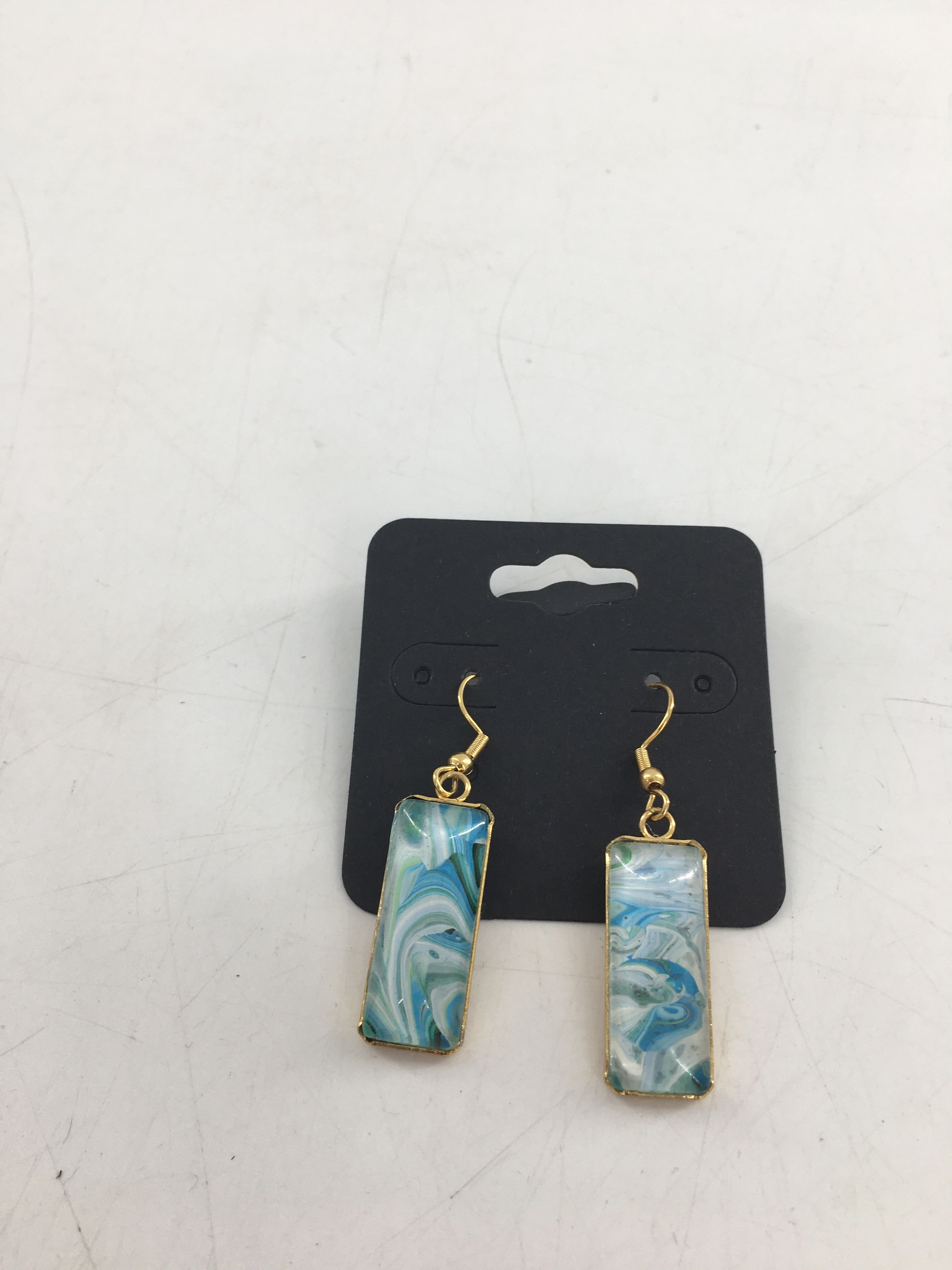 gold tone aqua stne dangle earrings
