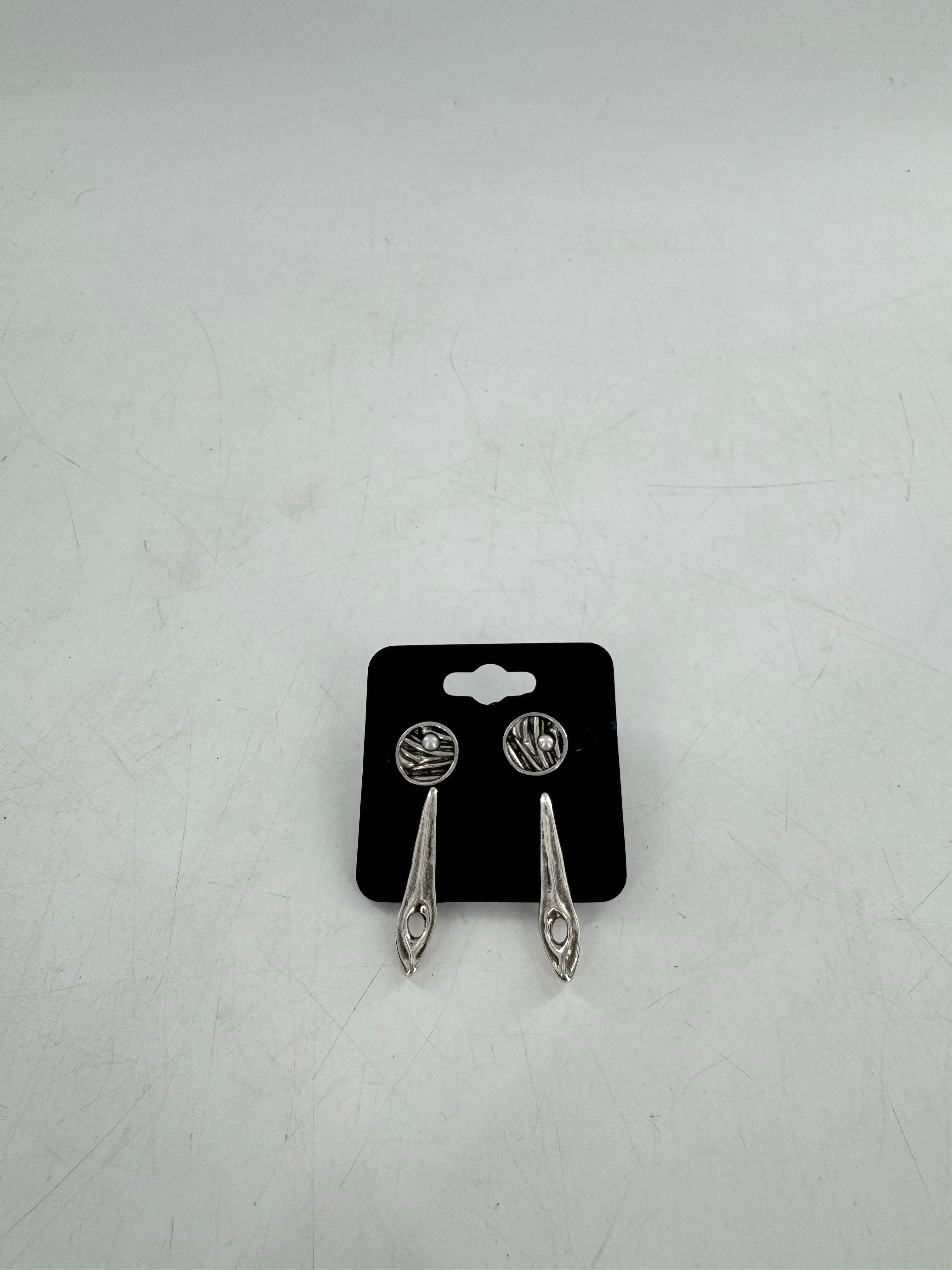 2pr silver earrings