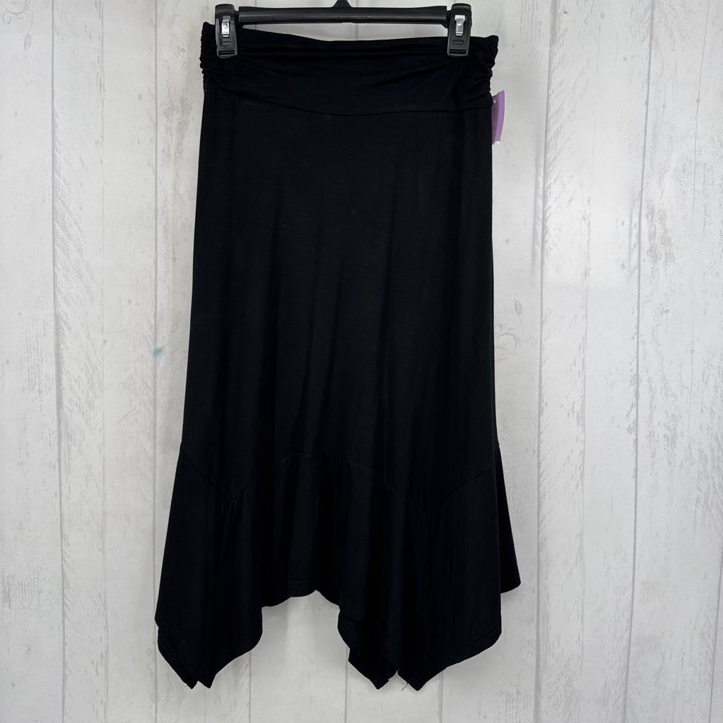 S handkerchief hem pull-on skirt