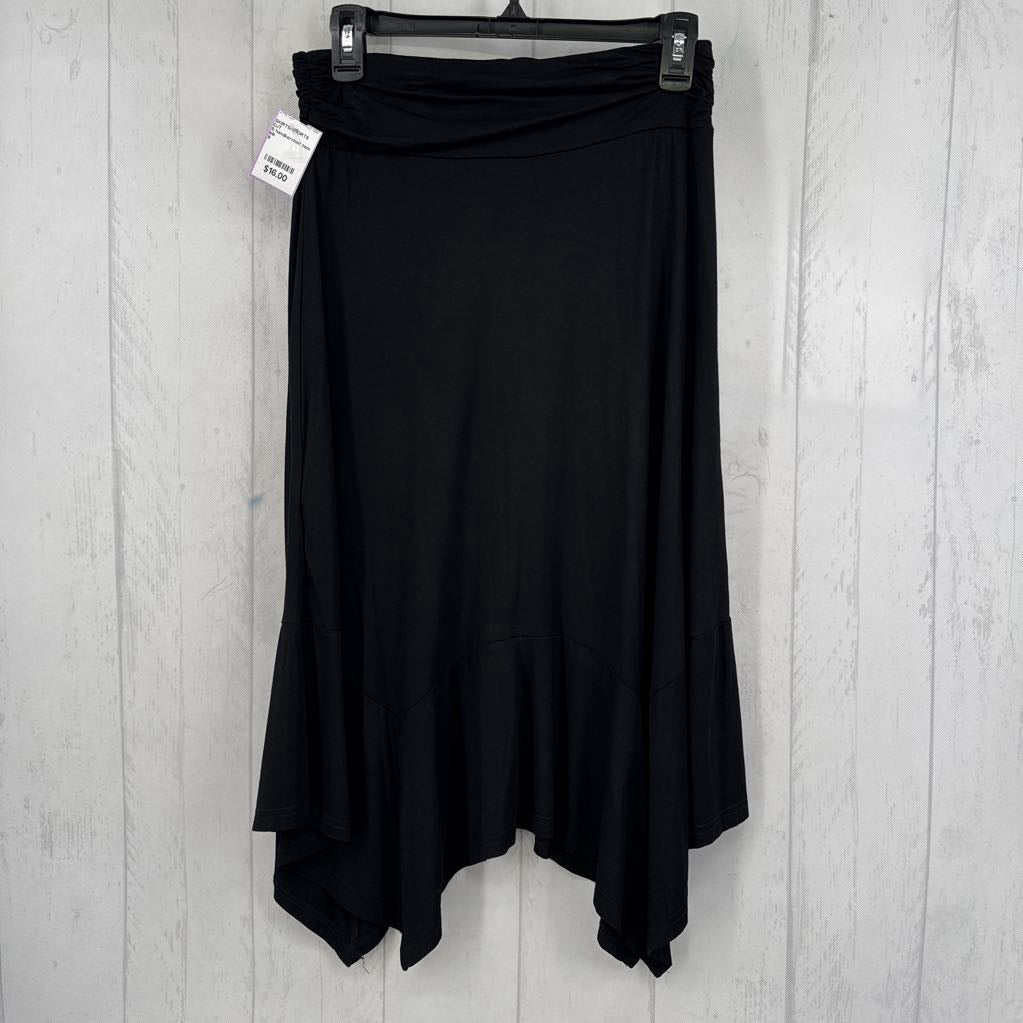 S handkerchief hem pull-on skirt