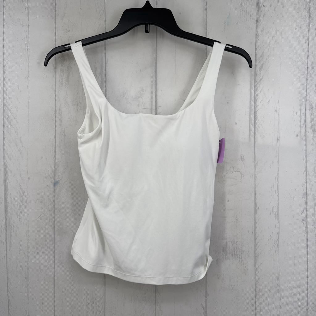 M scoop neck tank
