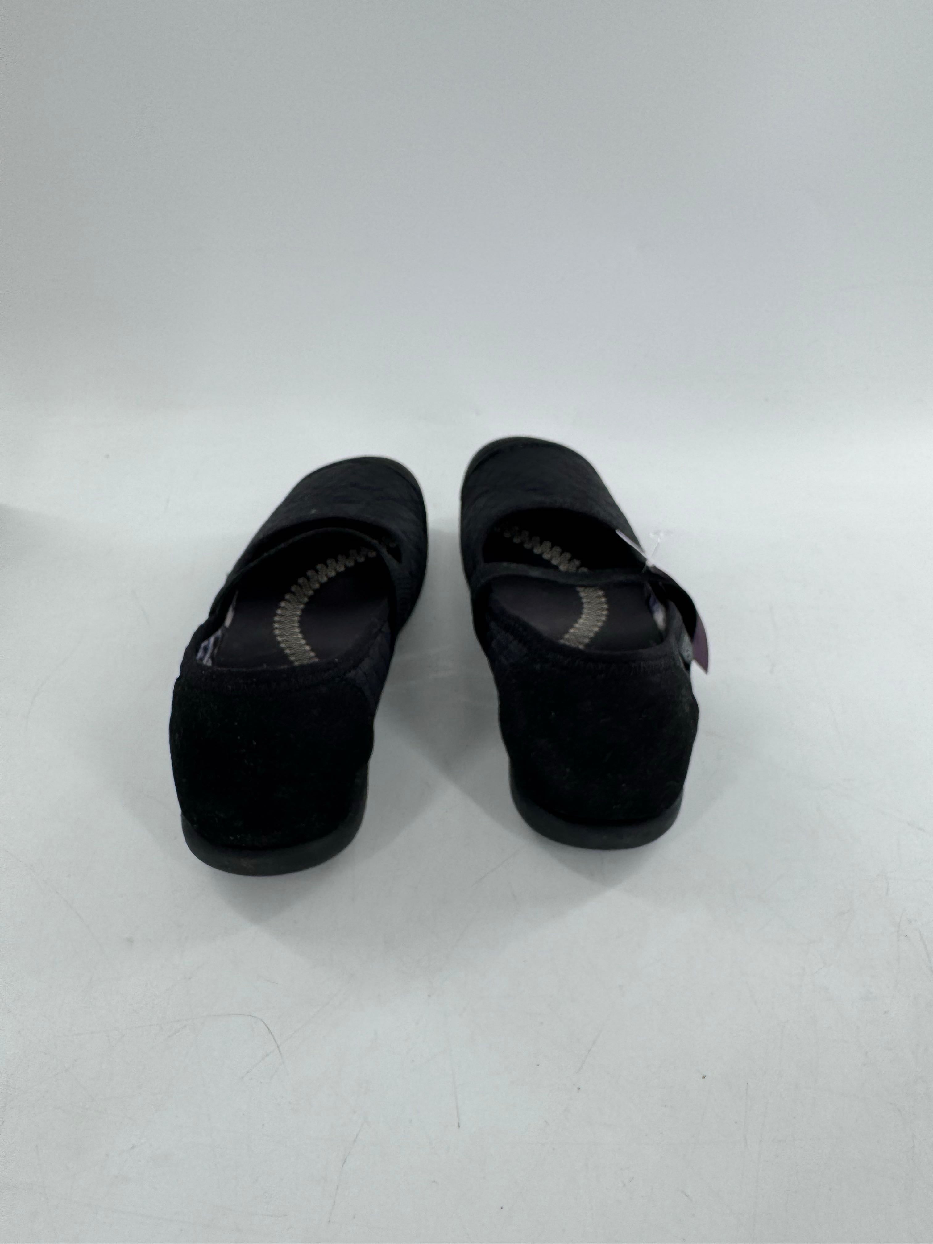 7 quilted slip-ons