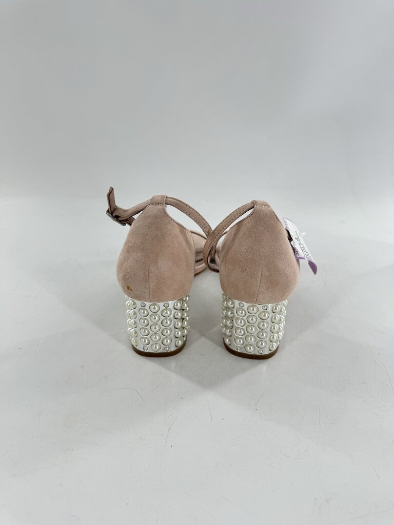 8.5 pearl embelished low heel sandal
