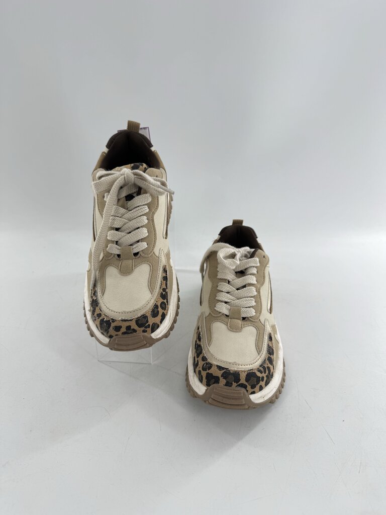 8 animal print lace-up sneaker