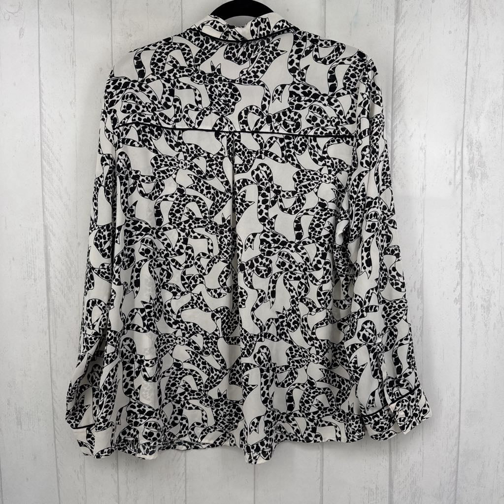 XL bow print button down l/s top