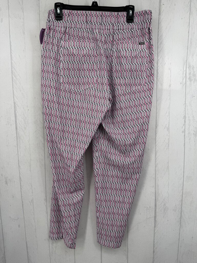 12 printed pull-on pant