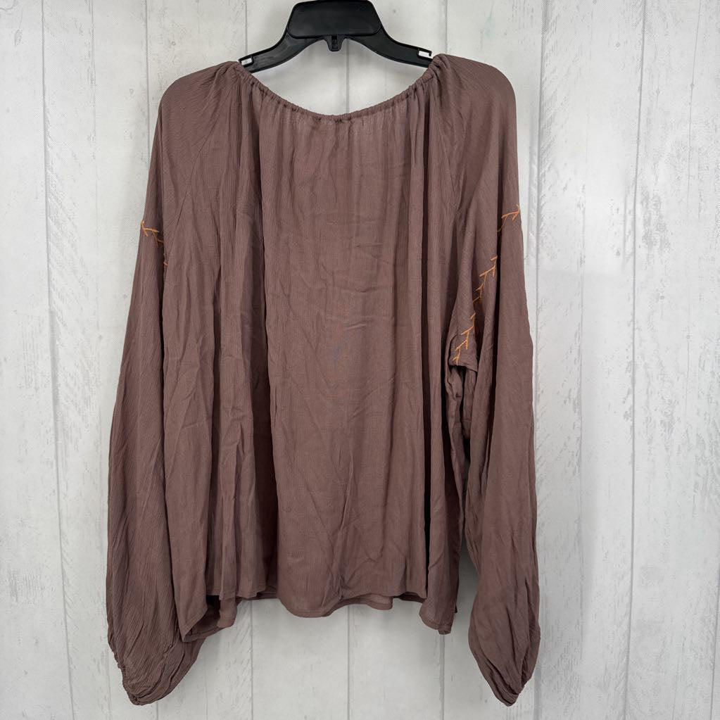 R52 L flo embroidered l/s top