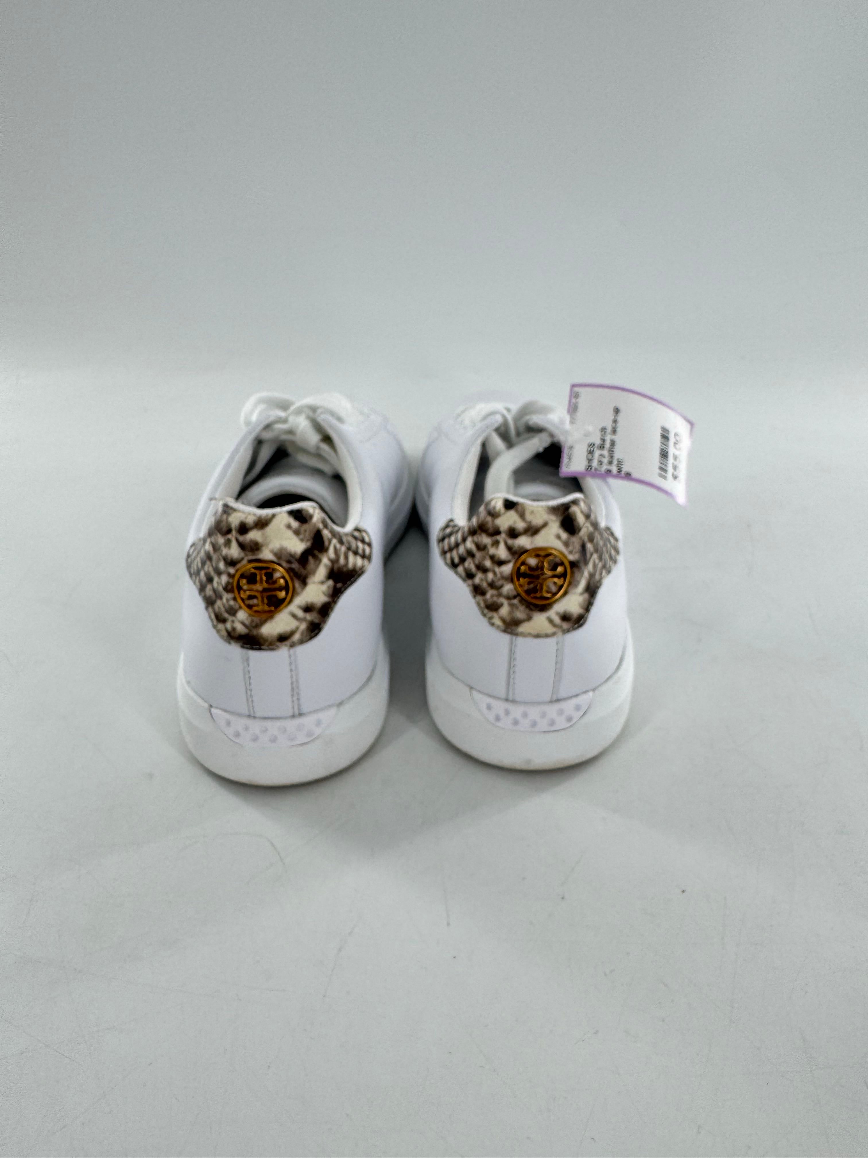 9 leather lace-up sneaker