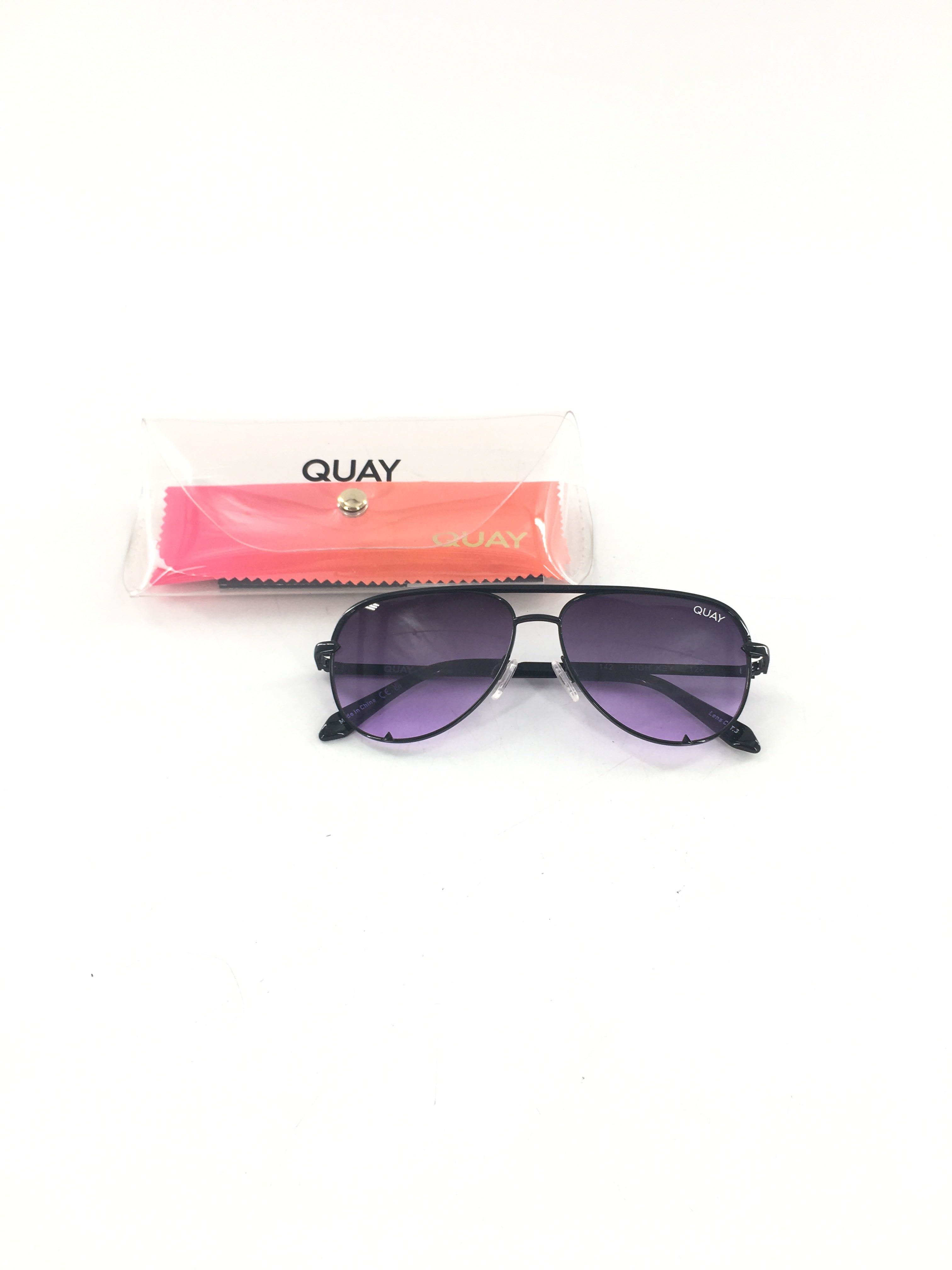 black aviator sunglasses