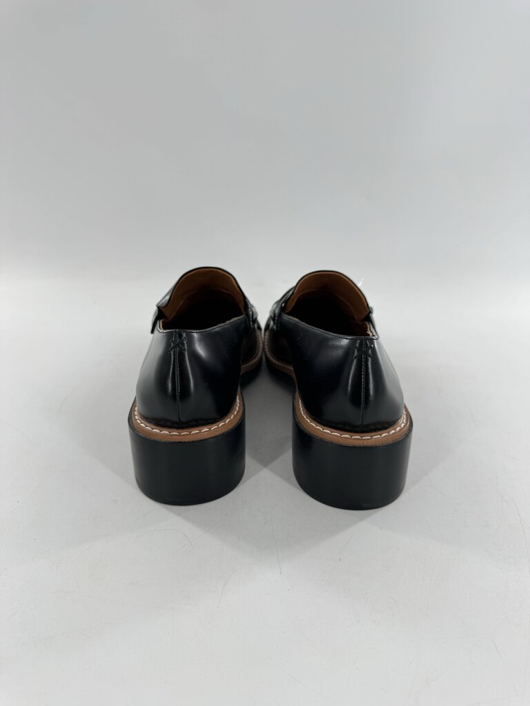 9.5/10 leather loafer