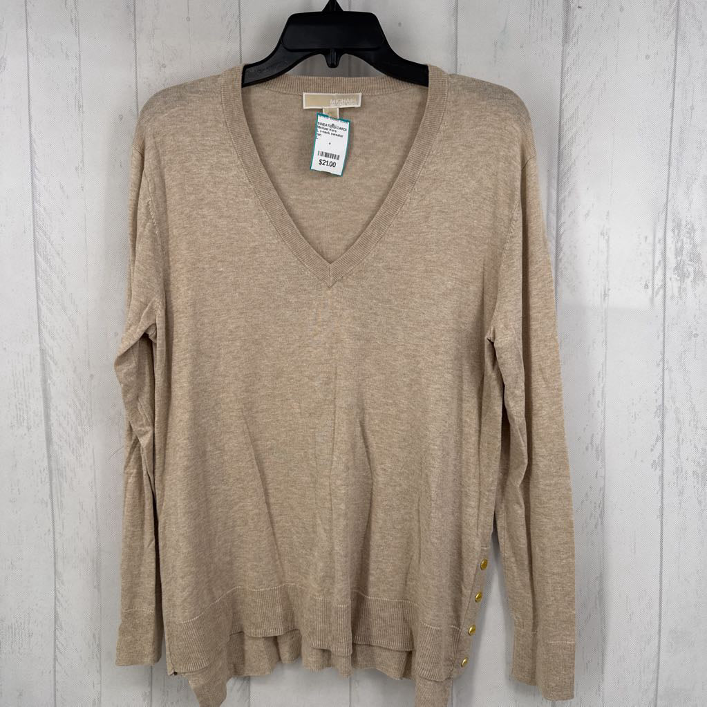 L v-neck sweater