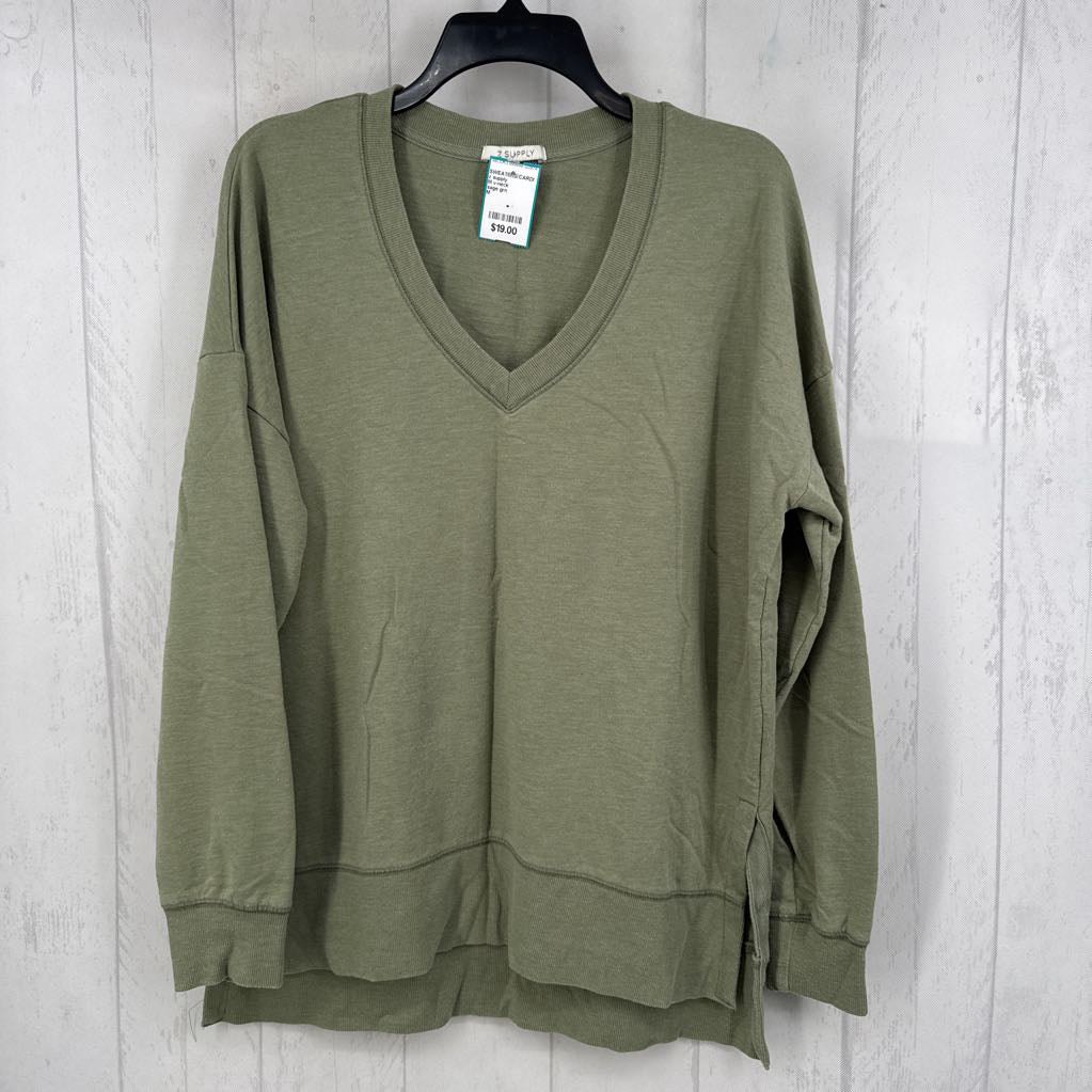 M v-neck sweatshirt
