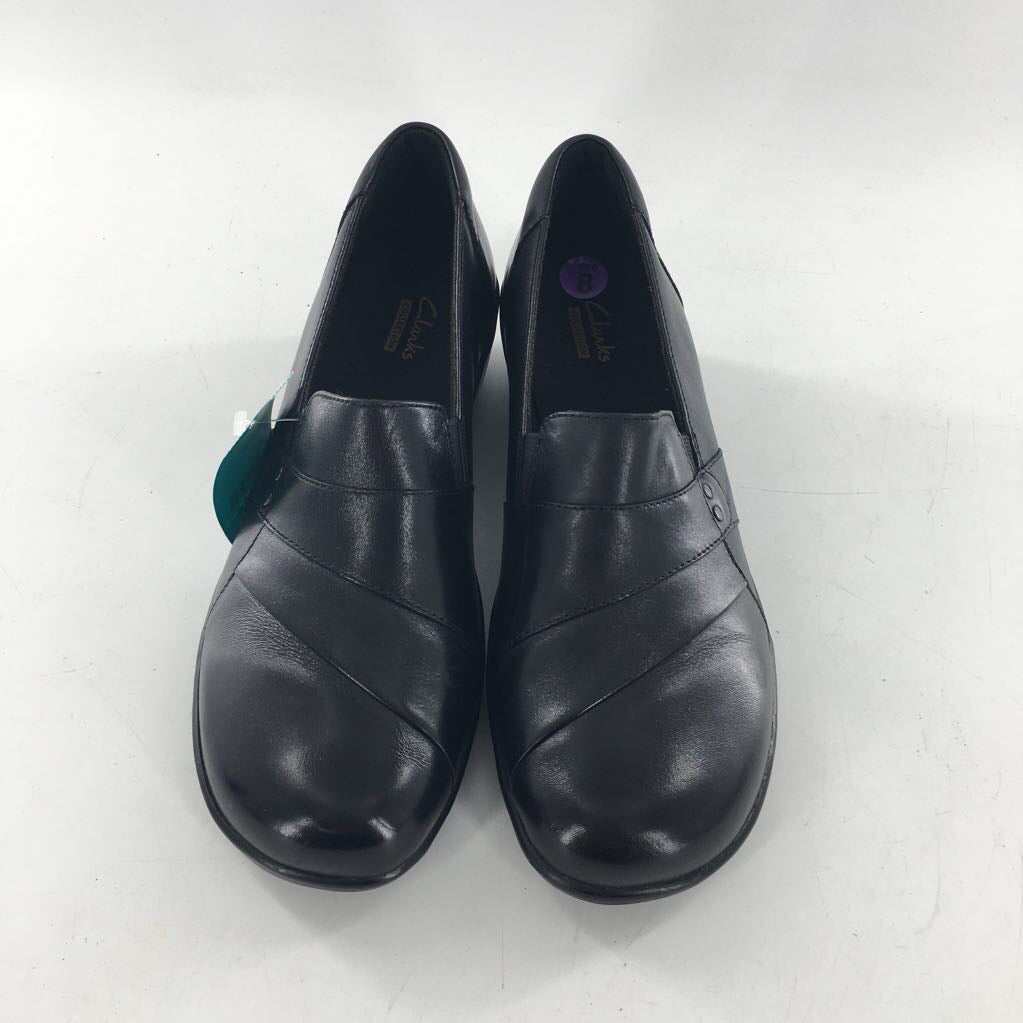 8 pleated detailing slip on loafers