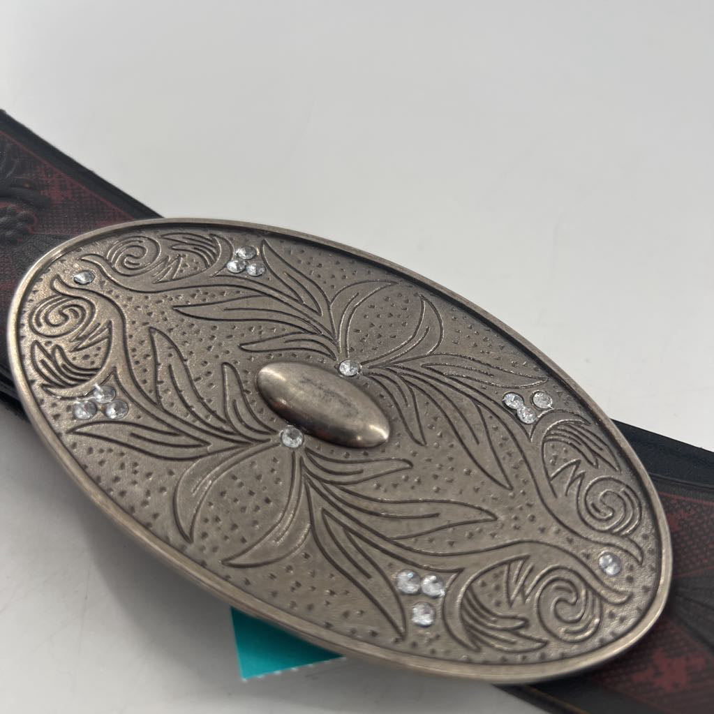 9 vegan leather belt w/ oval silver buckle