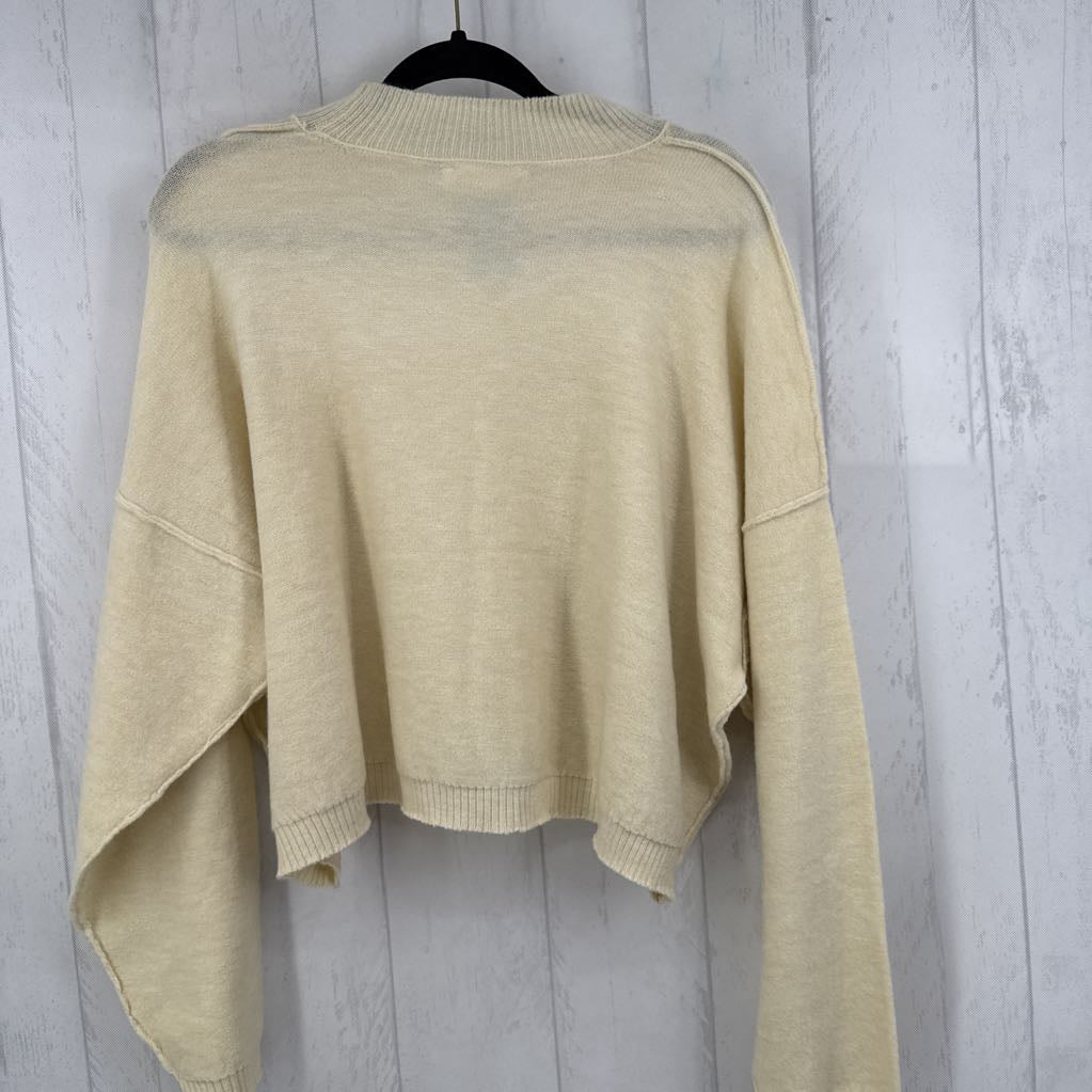 L crewneck sweater