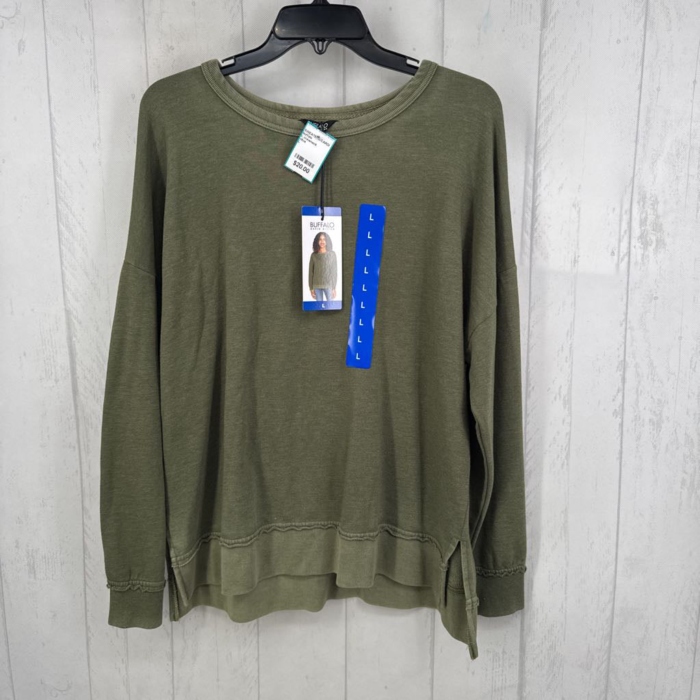 L crewneck sweatshirt
