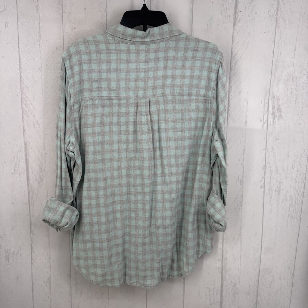 XL checkered button down l/s top