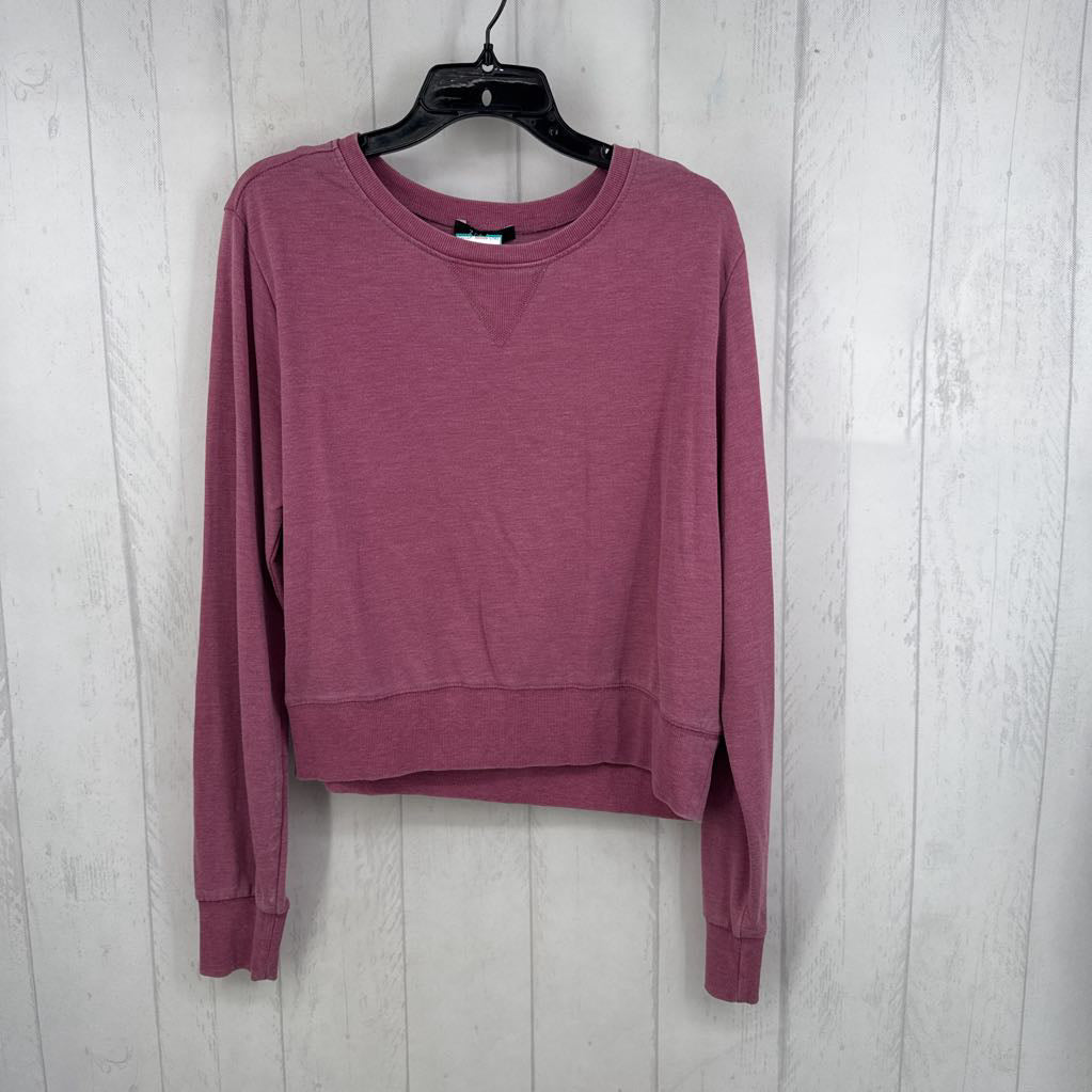 L crewneck sweatshirt